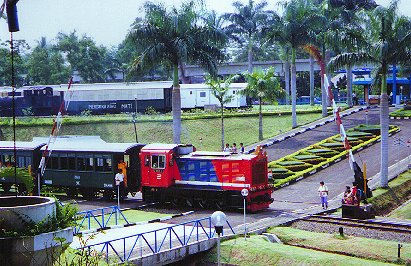 Standard gauge train